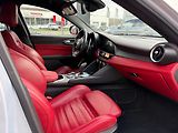 Alfa Romeo Giulia 2.0T 280k AWD Veloce AT8 - náhled 8