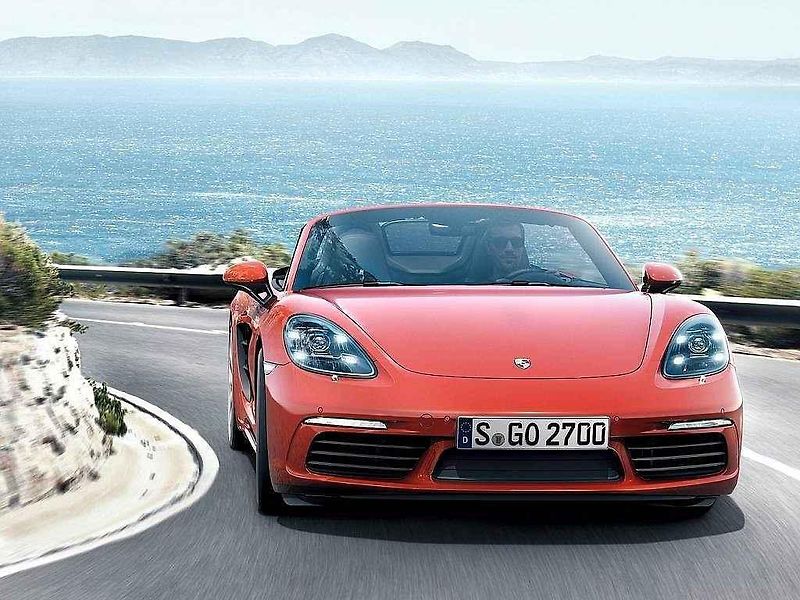 Porsche 718 Boxster.