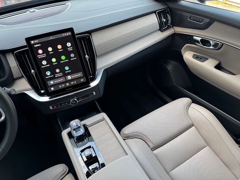 Volvo XC90 PLUS B5, 360°, VZDUCH, VENTILA - fotka 25 z 25