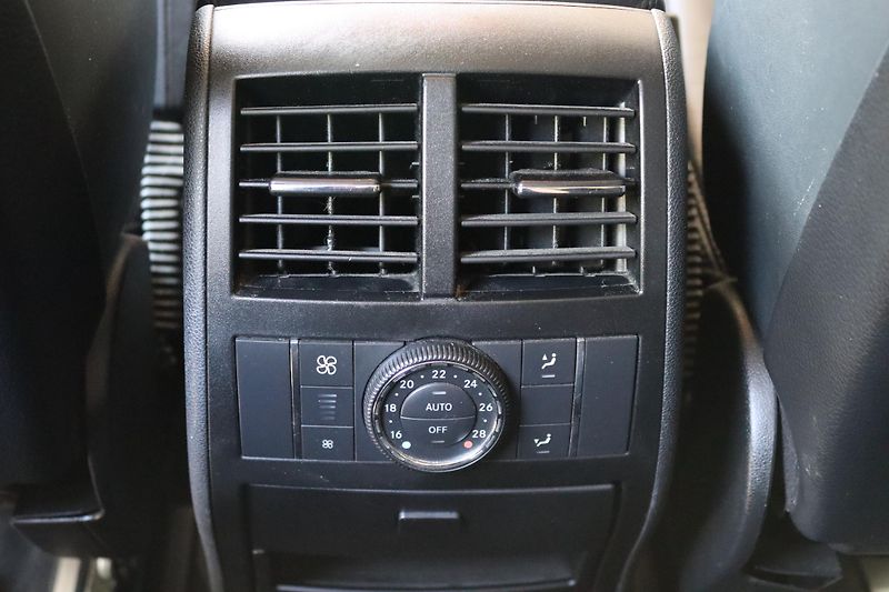 Mercedes-Benz GL 420CDI 4MATIC 225kW - fotka 33 z 48