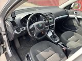 Škoda Octavia 1,6 TDi KLIMA ROZVODY SERVIS - náhled 9