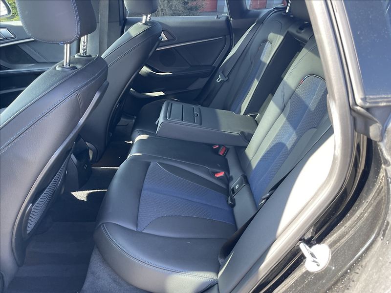 BMW Řada 2 2,0 Grand Coupe 140kw Mpaket A - fotka 8 z 33