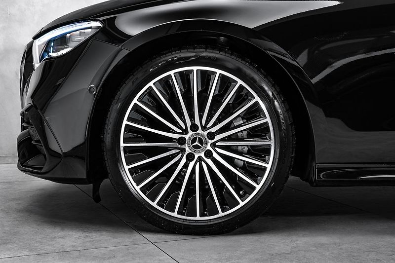 Mercedes-Benz Třídy E d 4M AMG Nezávislé Burmester - fotka 2 z 22