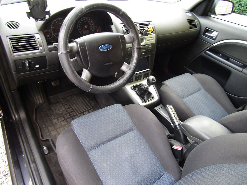 Ford Mondeo (2002) 2.0 TDCi 96kW PERFEKTNÍ STAV - fotka 13 z 36