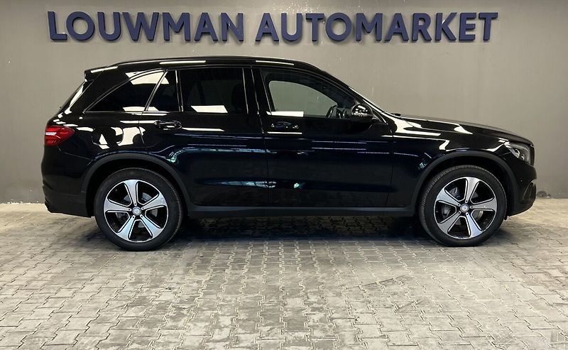 Mercedes-Benz GLC 250 4Matic AT - fotka 19 z 19
