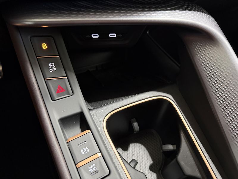 Cupra Terramar (2026) 2.0TSI 150kW 4WD R20 NT DCC CZ - fotka 44 z 45