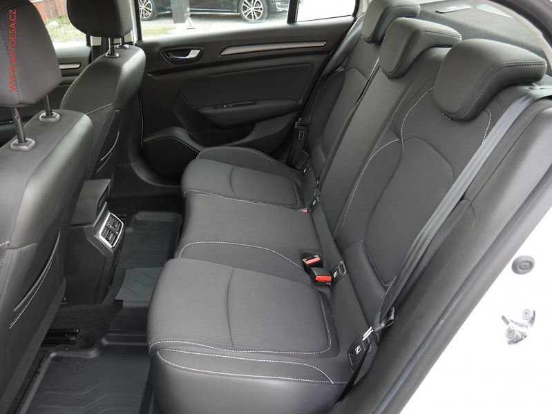 Renault Mégane (2021) 1.3 TCe, ČR - fotka 10 z 18