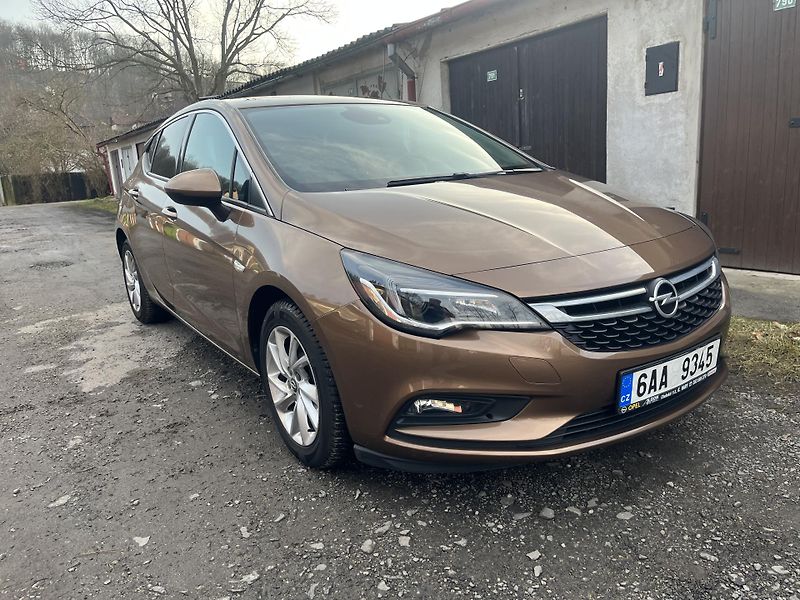 Opel Astra (2017) Kupované jako roční auto - fotka 7 z 9