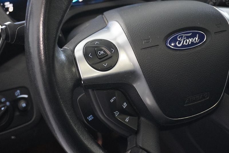 Ford Kuga 2.0 TDCI 132kW TITANIUM 4X4 - fotka 15 z 32