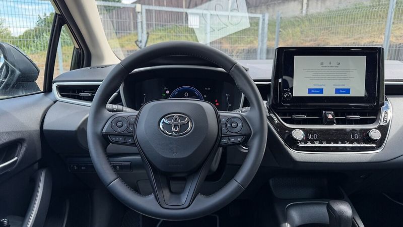 Toyota Corolla Sedan Active - fotka 18 z 22