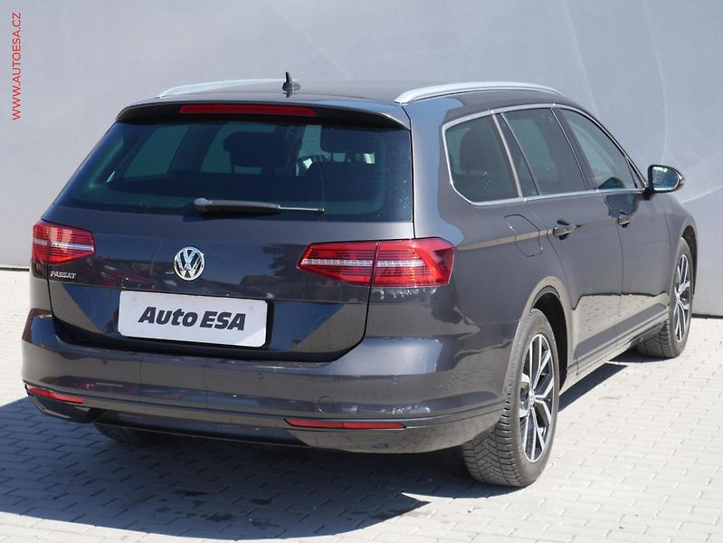 Volkswagen Passat (2019) 1.6 TDi, Comfortline, DSG - fotka 4 z 21