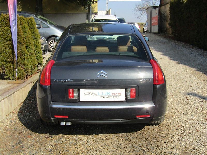 Citroën C6 (2008) 2.7 TDI AUTOMAT 1.MAJITEL - fotka 12 z 38