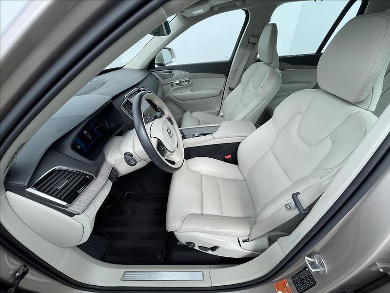 Volvo XC90 2,0 B5 AWD Plus Bright WEBA+TZ - fotka 4 z 25