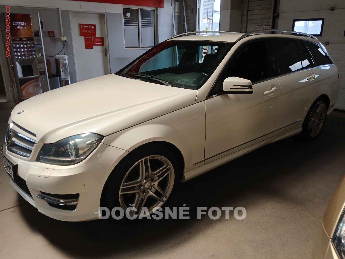 Mercedes-Benz Třídy C 1.6 CGI C180