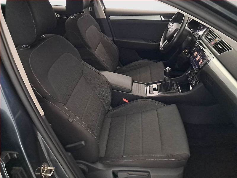 Škoda Superb (2017) Ambition 1.6 TDI, Navi - fotka 9 z 17