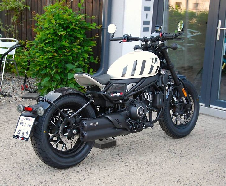 CFMOTO (2026) 450CL-C Bobber WHITE - fotka 12 z 25