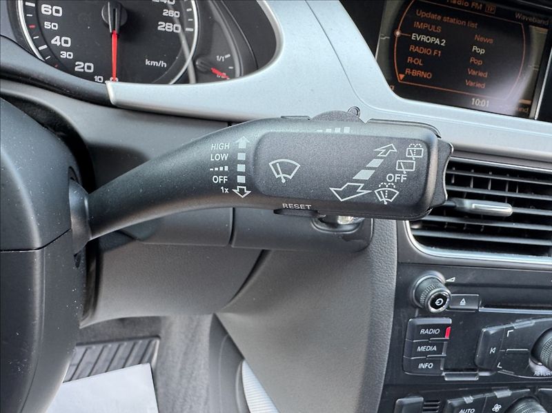 Audi A4 2,0 TDI 105kW AVANT - fotka 29 z 50