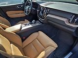 Volvo XC60 2,0 B5 AWD Ultimate Dark Vzduc - náhled 14