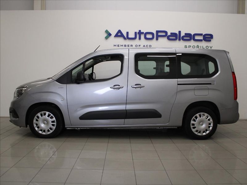 Opel Combo 1,2 Turbo 81kW LONG 7-míst ČR - fotka 5 z 20
