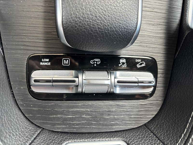 Mercedes-Benz GLE (2023) 400d 4MATIC 9GTRONIC AMG Paket - fotka 109 z 166