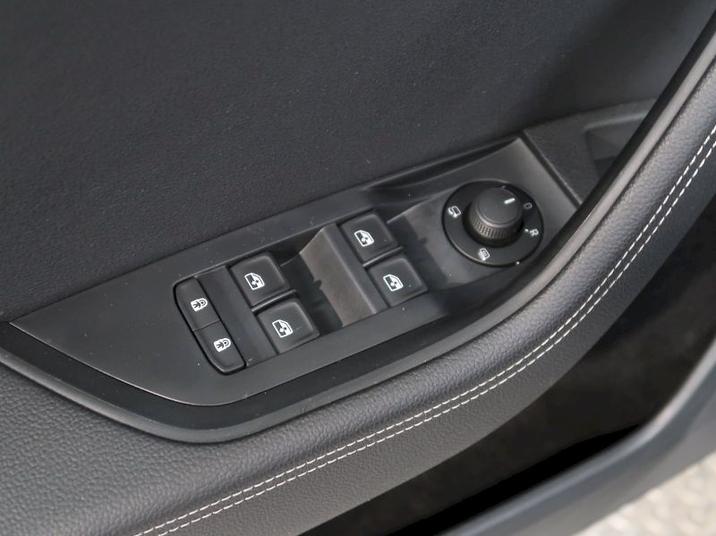 Škoda Superb (2022) iV STYLE 1.4TSI 160KW DSG TAŽN - fotka 39 z 44