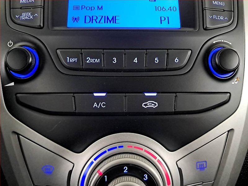Hyundai ix20 (2017) 1.4 CVVT, Serv.kniha - fotka 18 z 22