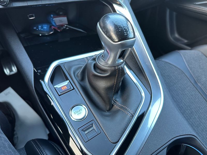 Peugeot 3008 (2018) 2.0Hdi 110kw GT-Line - fotka 27 z 33