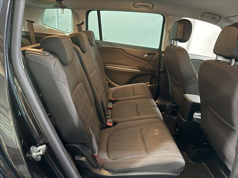 Opel Zafira 1,4   TURBO KAMERA XEN 7 MÍST - fotka 20 z 27