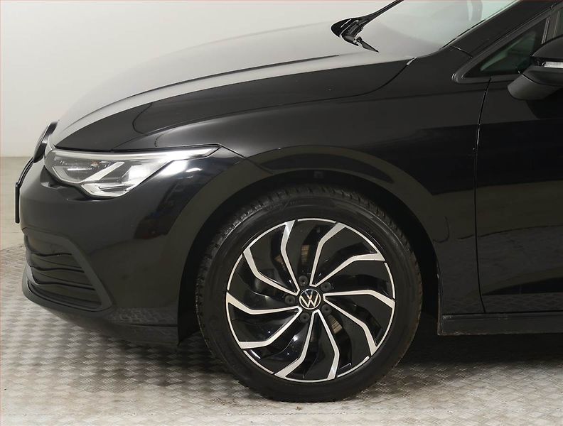 Volkswagen Golf (2021) Life 1.5 TSI, ČR,1.maj - fotka 14 z 22