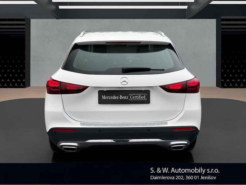 Mercedes-Benz GLA 180 d - fotka 6 z 30