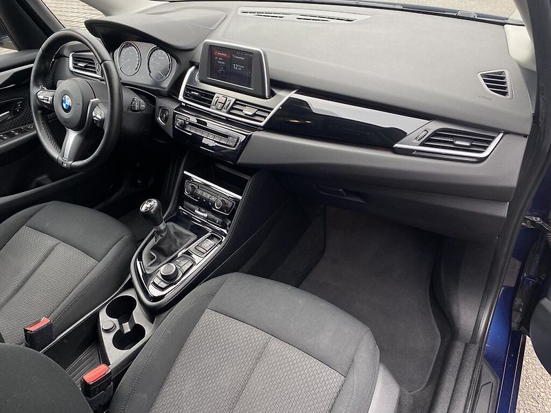 BMW Řada 2 216i 80 kW Active tourer - fotka 26 z 28