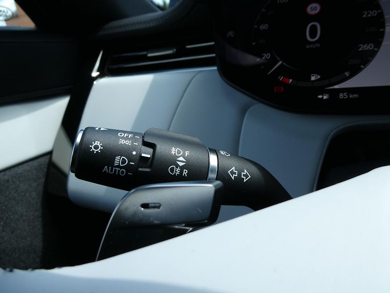 Land Rover Range Rover Sport (2026) 3,0 Dynamic SE D250 - fotka 18 z 34
