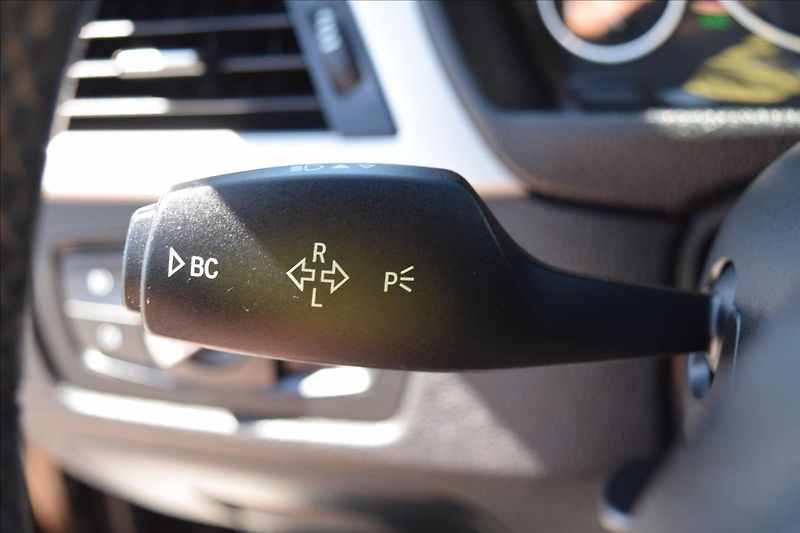BMW Řada 3 2,0 318d F31 105KW NAVI TAŽNÉ - fotka 36 z 48