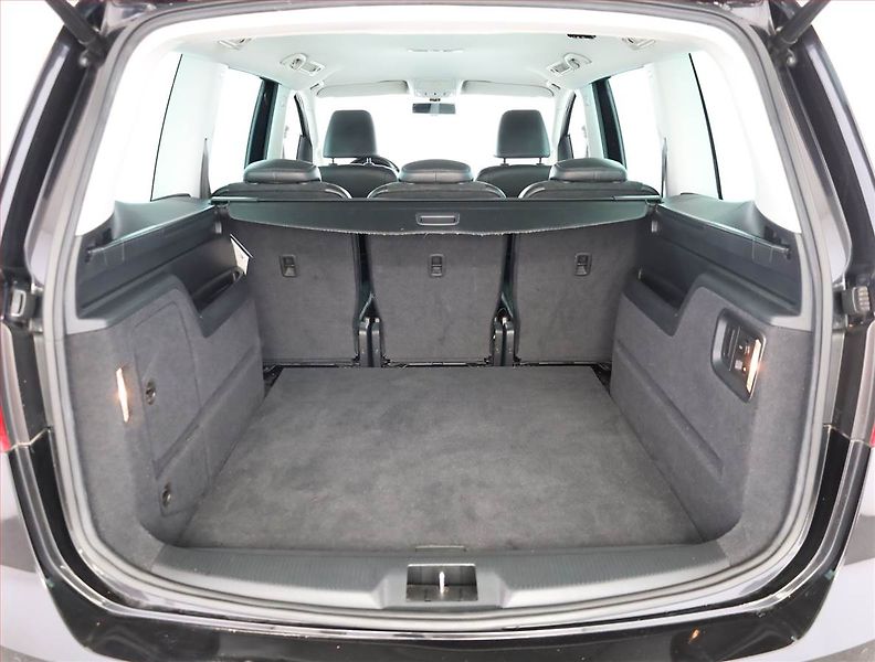 Volkswagen Sharan (2011) 2.0 TDI BMT, Automat - fotka 17 z 18