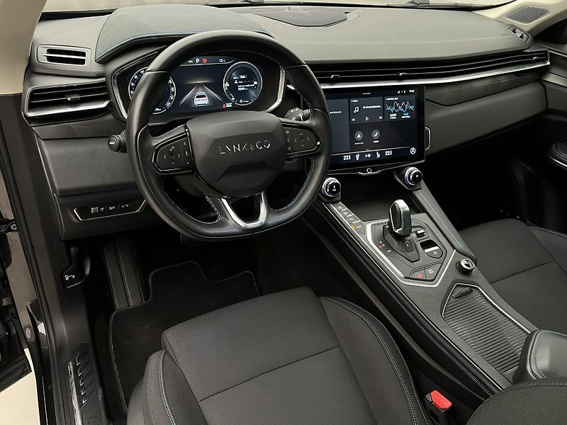 Lynk & Co 01 PHEV AUT  - fotka 4 z 54