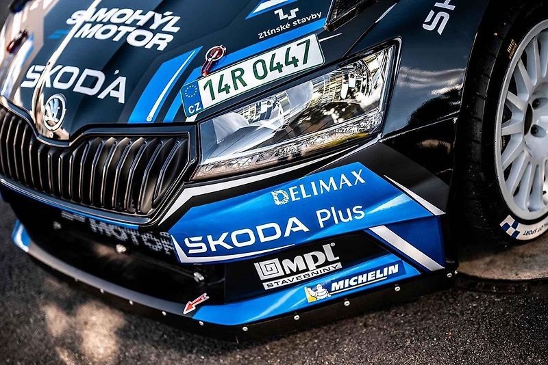 Adam Březík a Škoda Fabia Rally2 evo.