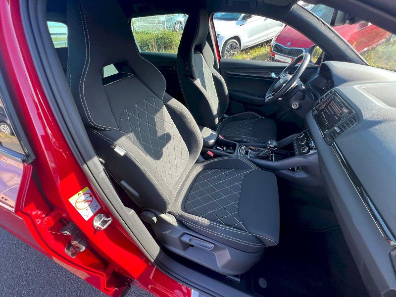 Škoda Karoq (2025) Sportline 1.5TSi 7°automatická - fotka 20 z 31