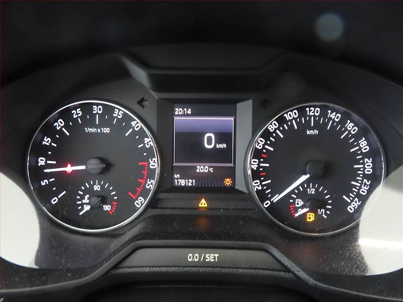Škoda Octavia (2015) Style 1.6 TDI, Serv.kniha - fotka 11 z 13