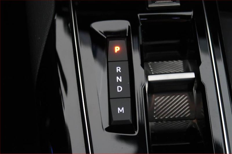 Peugeot 3008 (2023) Allure 1.5 BlueHDi, 1.majitel - fotka 13 z 20
