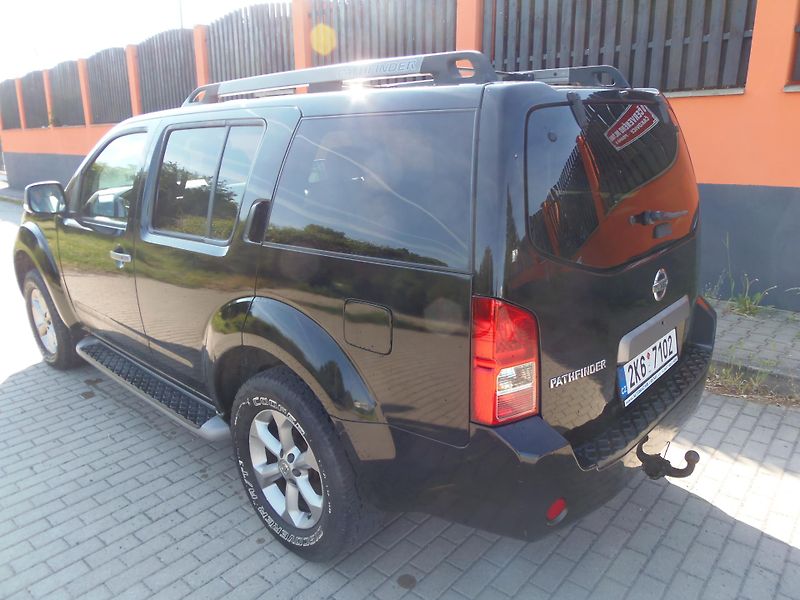 Nissan Pathfinder (2009) 2.5 DCi 4x4 redukce man. tažné - fotka 9 z 29
