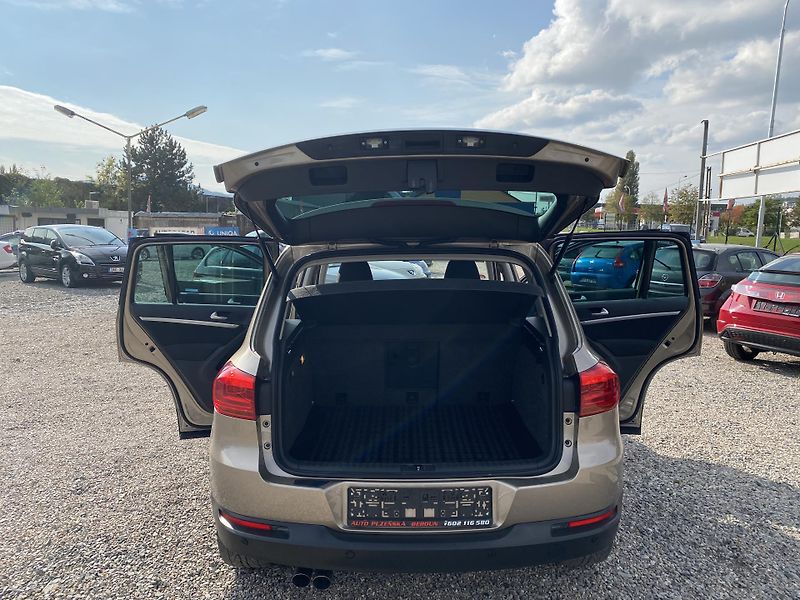 Volkswagen Tiguan 2.0TDi,DSG,rezervace - fotka 16 z 63