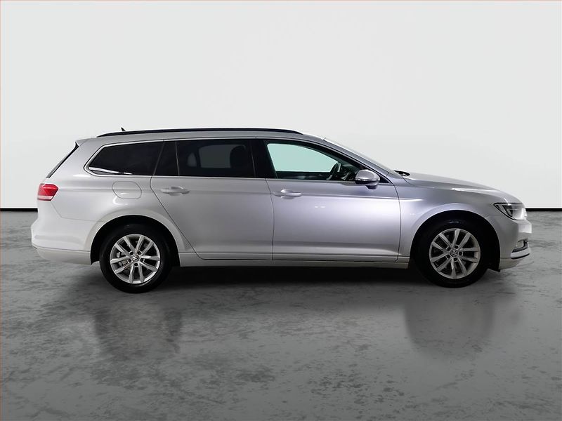 Volkswagen Passat (2017) 2.0 TDI, Automat, Tempomat - fotka 6 z 17