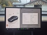 Tesla Model Y RWD 220kw TZ SOH 93,6 % - náhled 35