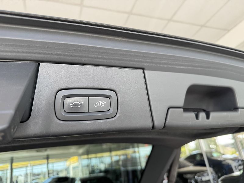 Volvo V90 CC*D5 173kW*AWD*KeyLess*Tažné - fotka 30 z 34