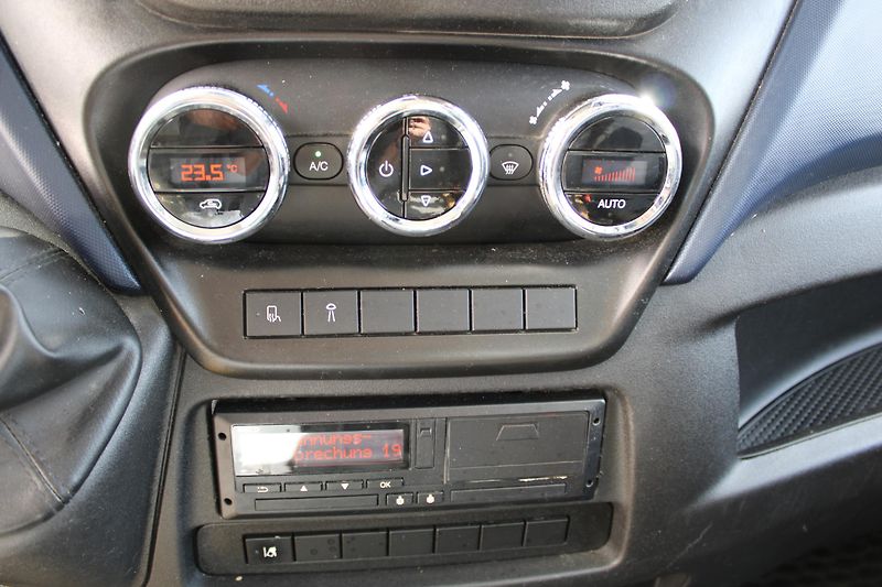 Iveco Daily 72C210 3,0 Hi-Matic Mrazák- 30 - fotka 14 z 26