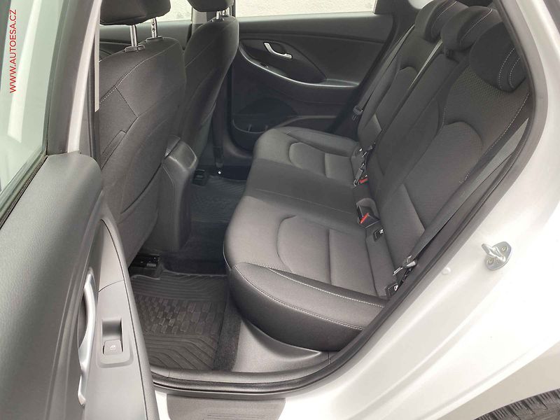 Hyundai i30 (2020) 1.4 T-GDi FastBack, 1.maj,ČR - fotka 10 z 19