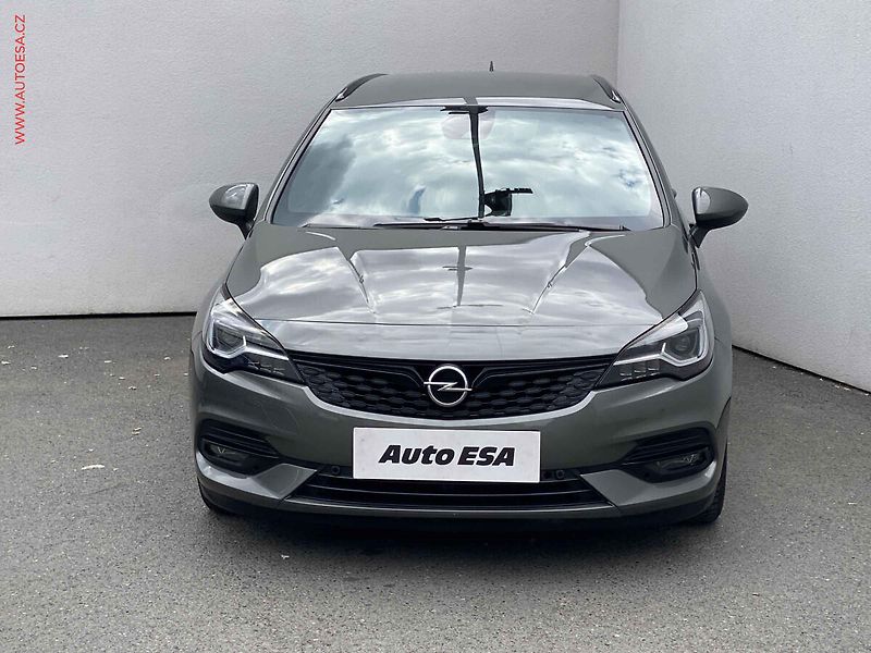 Opel Astra (2019) 1.5 CDTi, Dynamic, LED - fotka 2 z 19