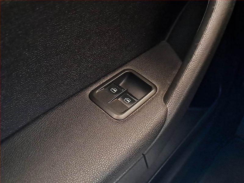 Škoda Yeti (2012) 1.4 TSI, Serv.kniha - fotka 15 z 15