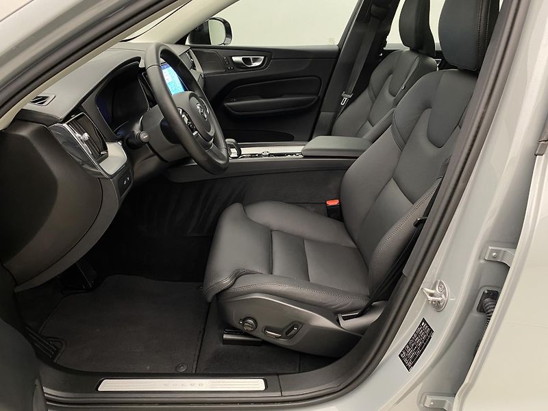 Volvo XC60 T8 AWD RECHARGE DARK ULTRA CZ - fotka 3 z 63