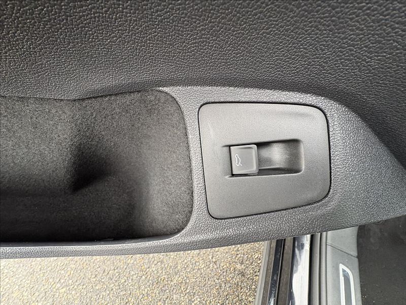 Volkswagen Tiguan 2,0 TDi 140kW 4M,Led,ACC,Highl - fotka 5 z 41